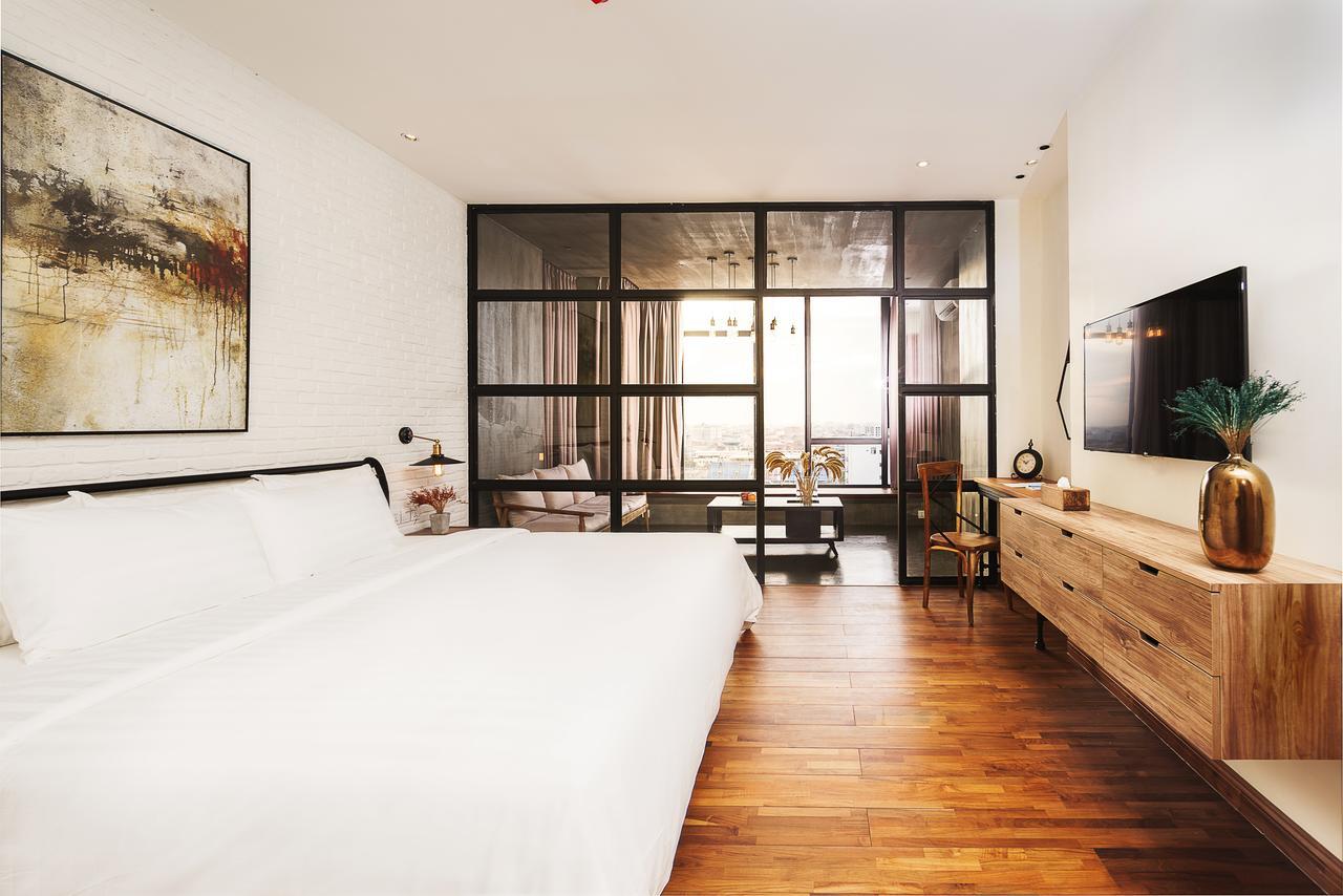 Sunset Suite King Bed,886810330:JPEG